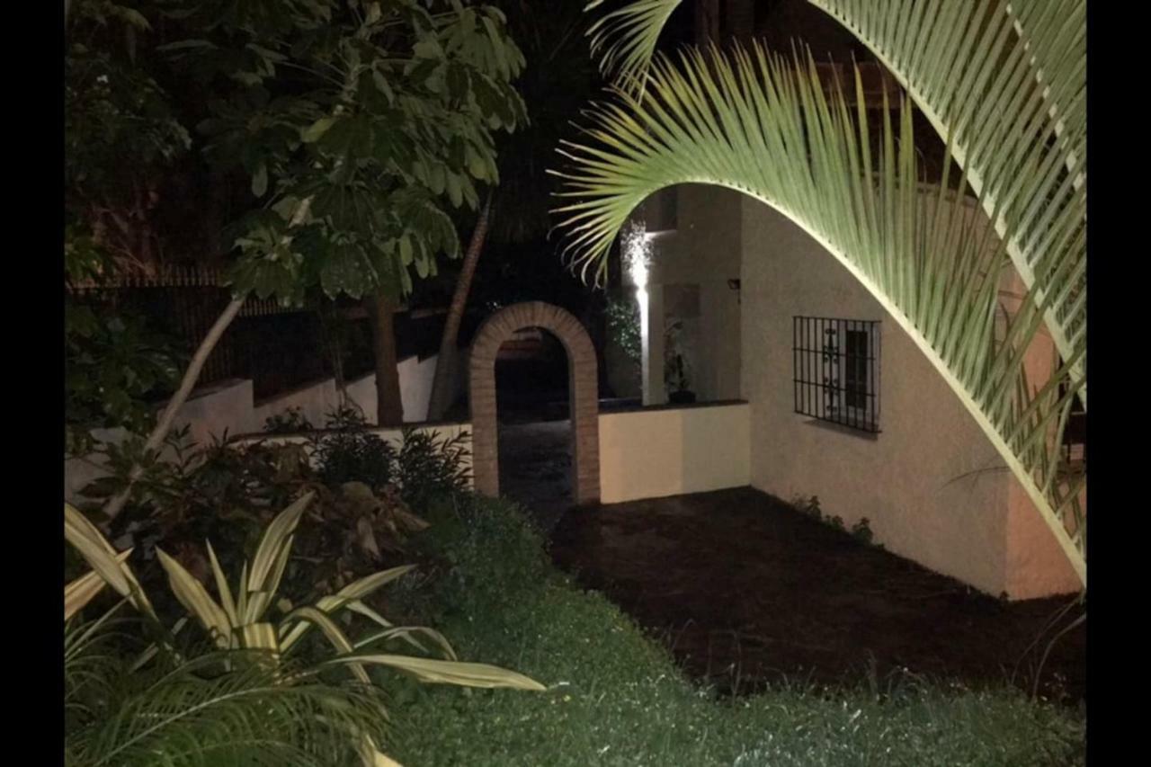 Playa Sin Aglomeraciones, Tarifas Especiales Cerca De Puerto Banús Apartamento