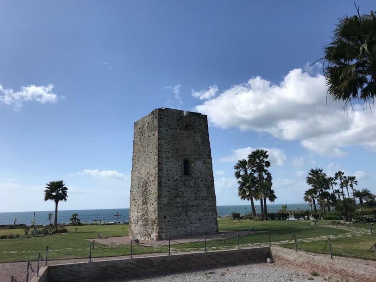 Playa Sin Aglomeraciones, Tarifas Especiales Cerca De Puerto Banús *