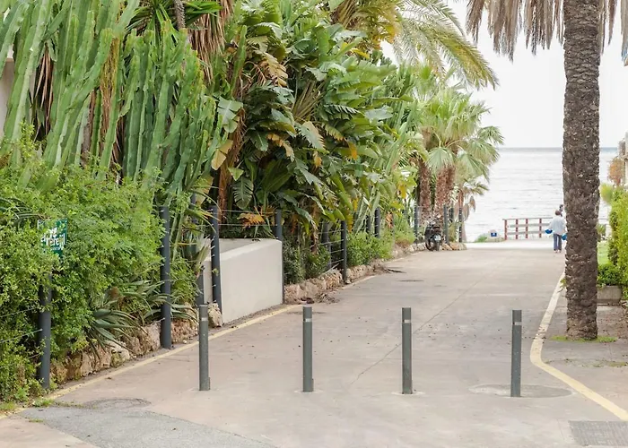 Playa Sin Aglomeraciones, Tarifas Especiales Cerca De Puerto Banus